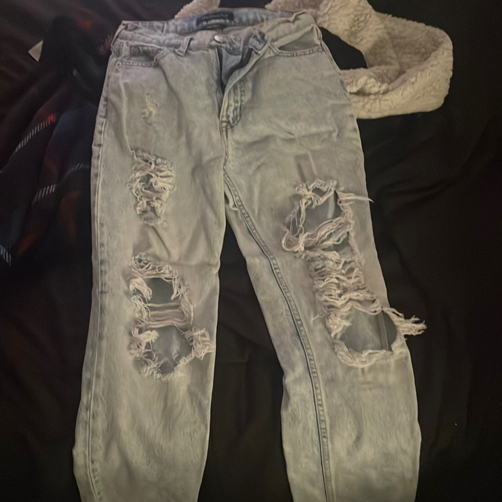 light wash ripped mom jean
